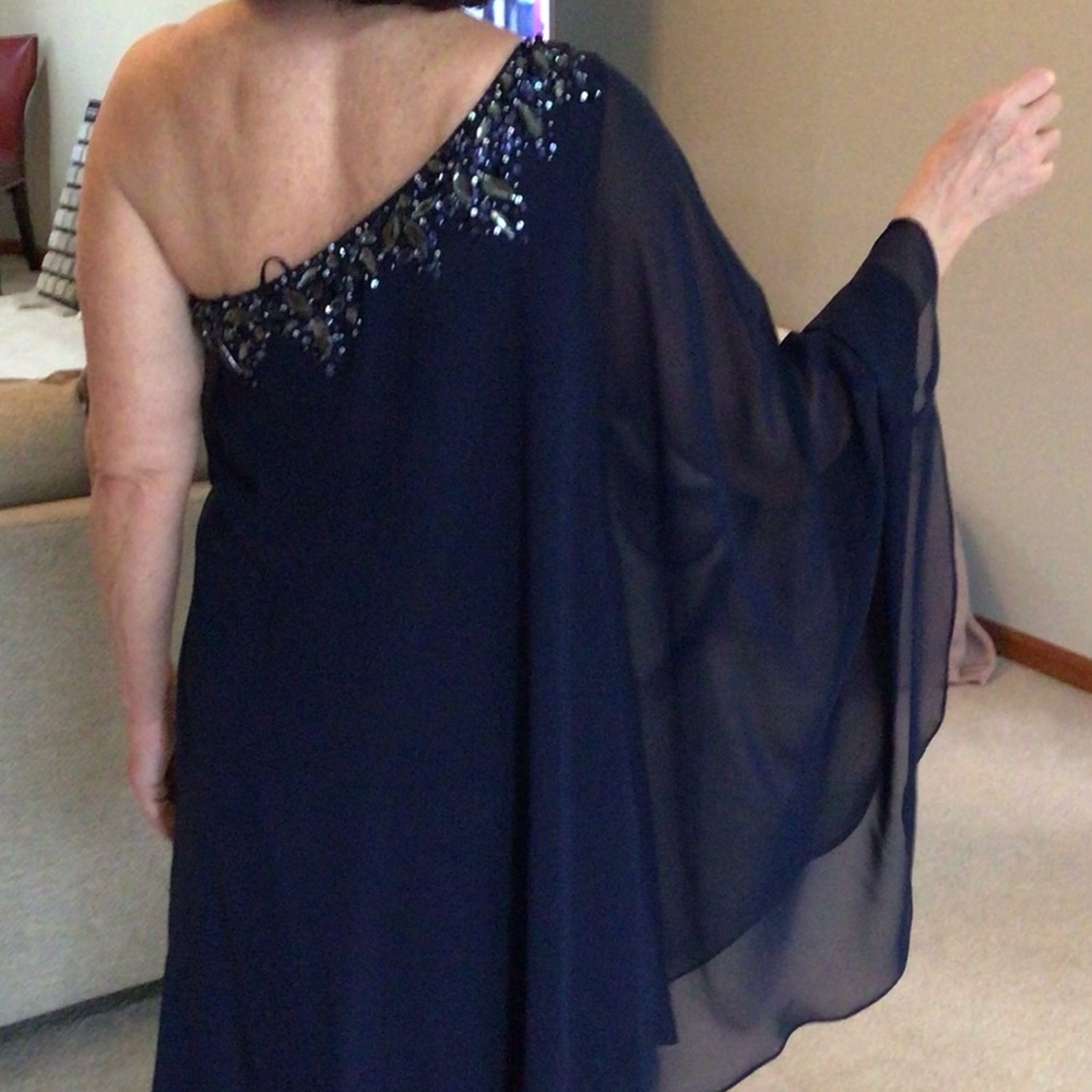 Dress - Picture 3 of 16